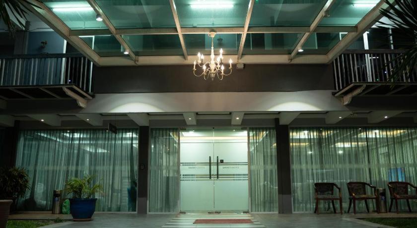 Capital O 90490 Zaques Hotel Сунгай Петани Екстериор снимка